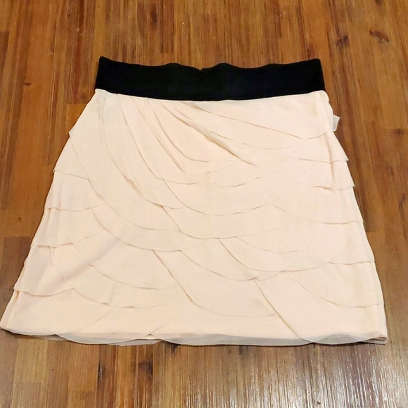 Women's Mini Skirt - Picture 4 of 4